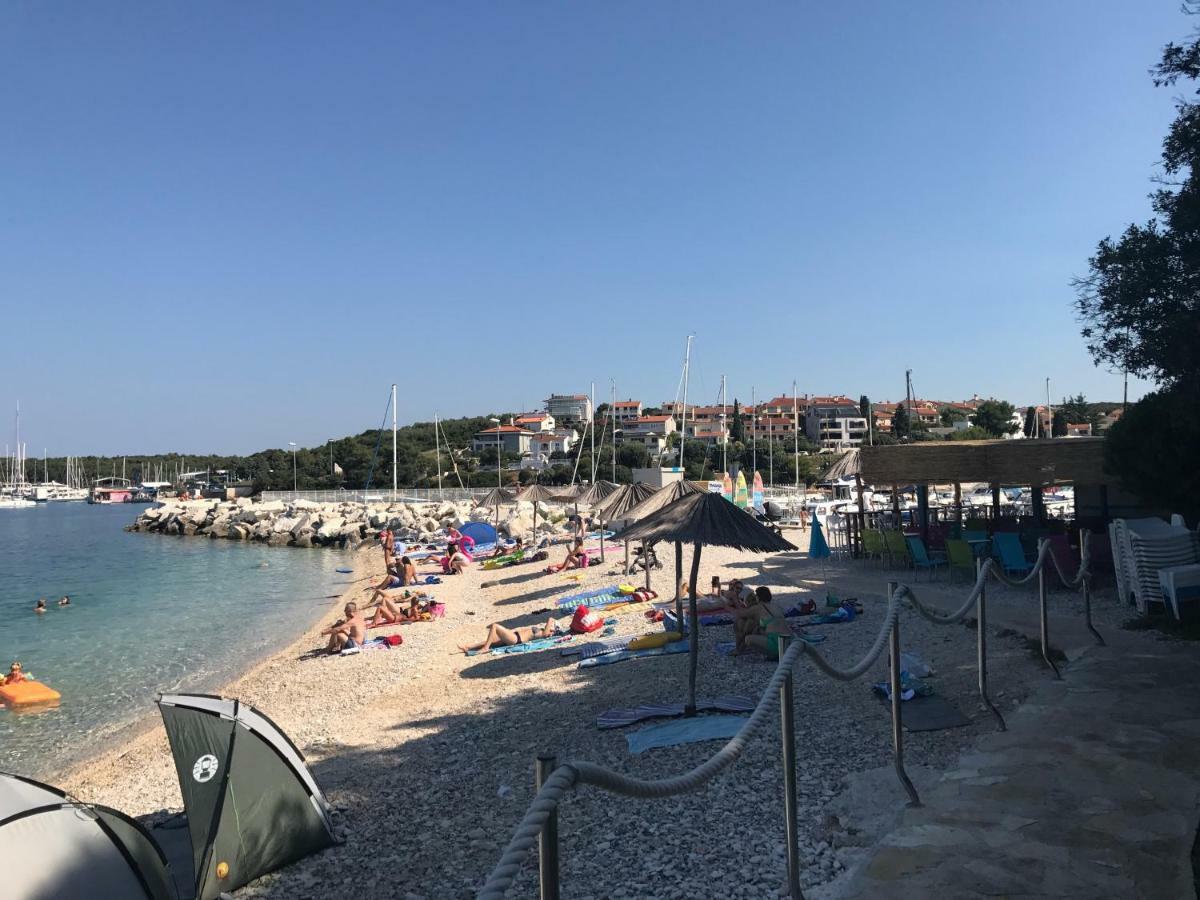 Apartmani Auer Pjescana Uvala Kültér fotó